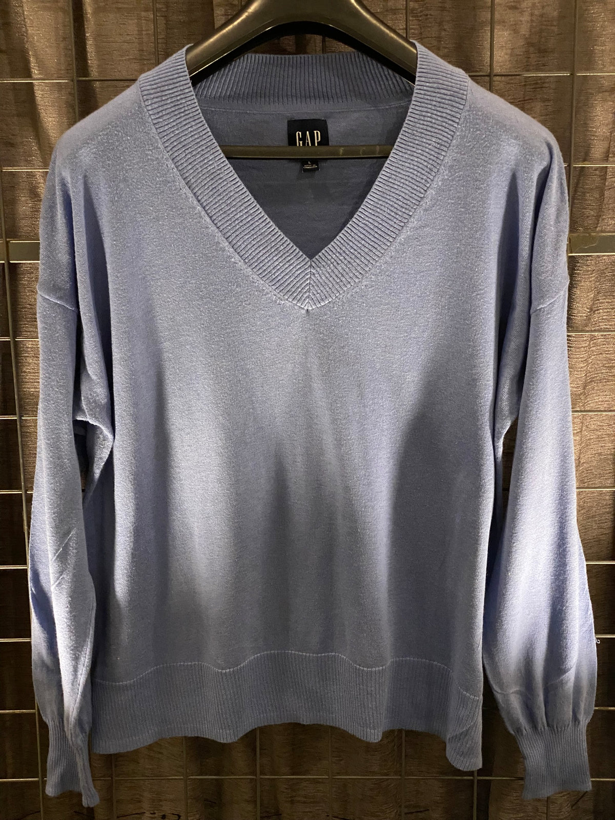 VKH017- GAP BLUE V NECK