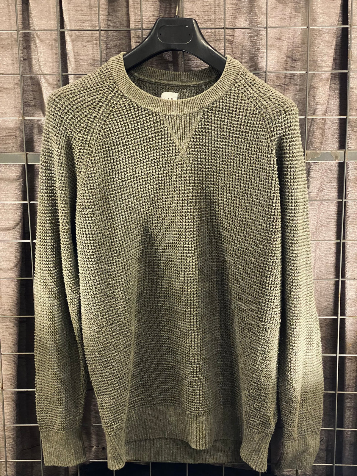 VKH048- GAP GREEN SWEATER