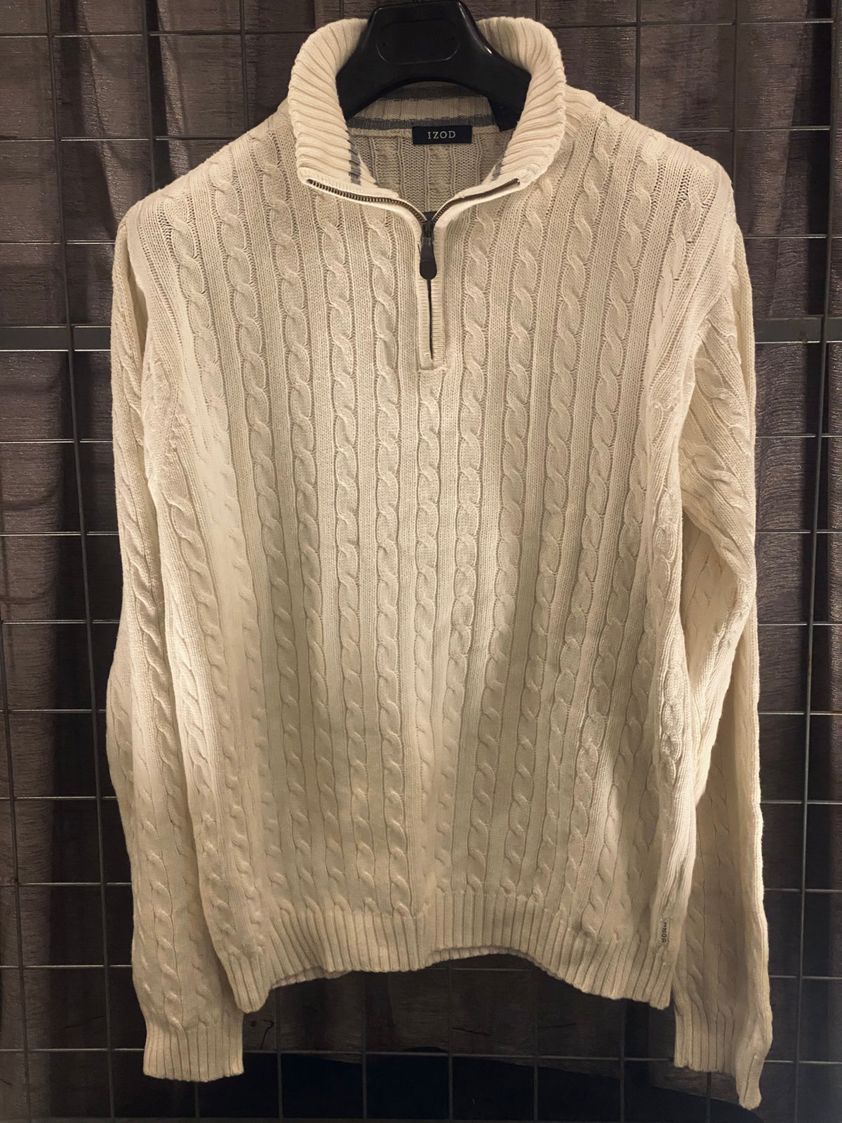 VKH022- IZOD WHITE ZIPPER