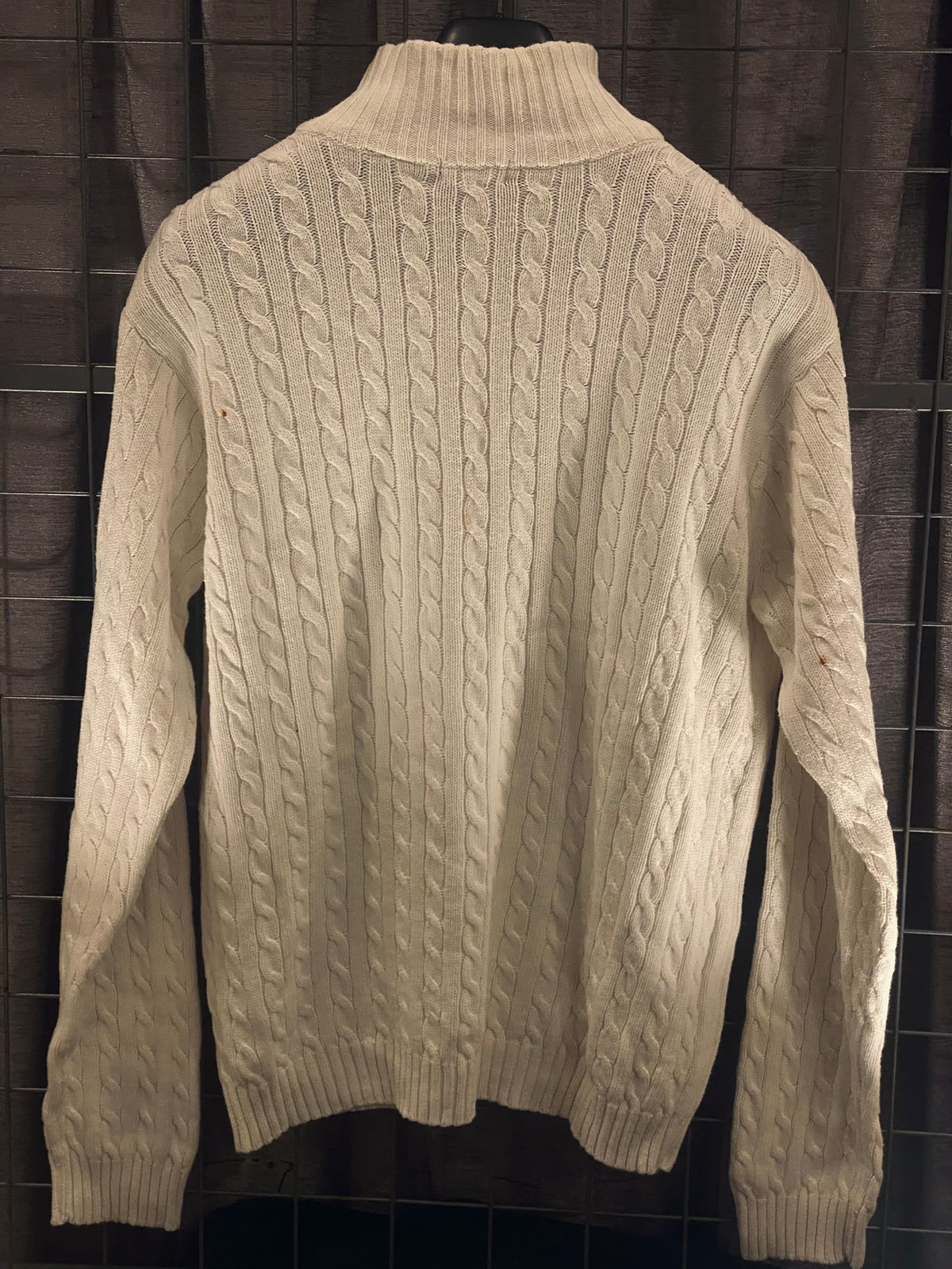 VKH022- IZOD WHITE ZIPPER
