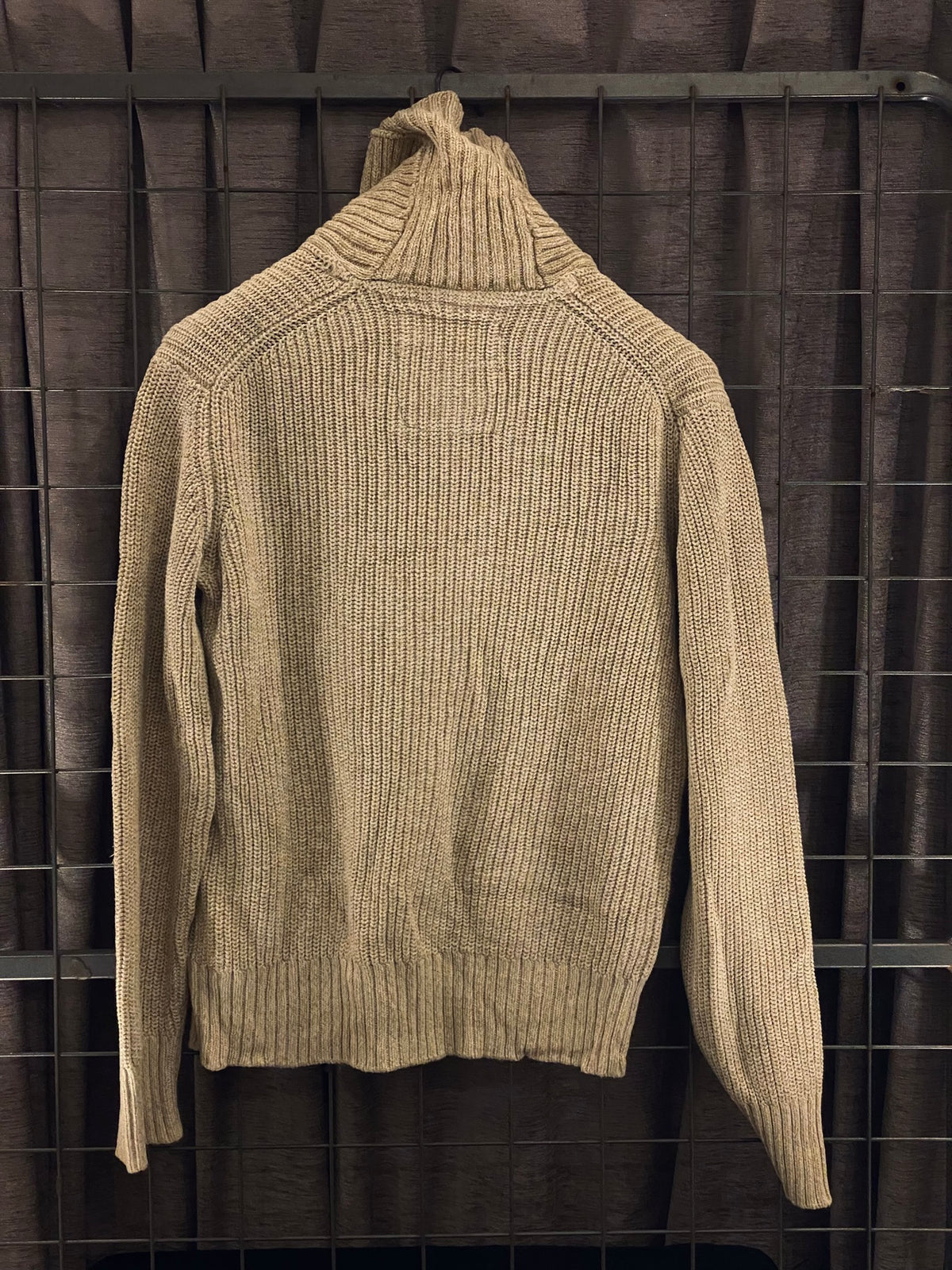 VKH042- BEIGE LOGG OPEN COLLAR SWEATER