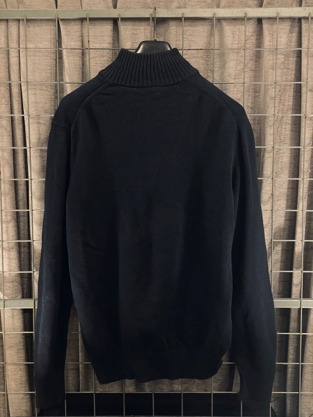 VKH011- GAP BLACK ZIPPER