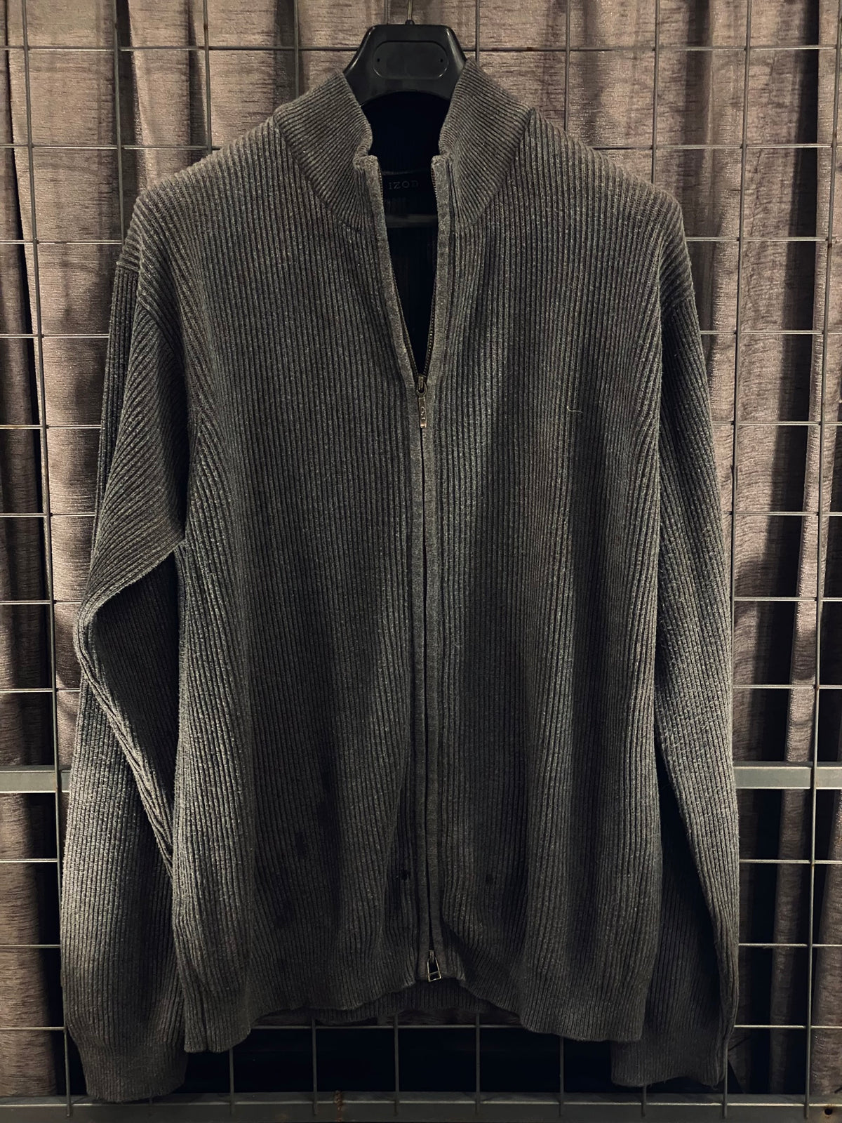 VKH016- IZOD GREY CARDIGAN